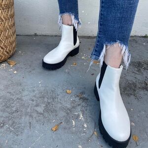BP Kora Lug Chelsea White & Black Boots (9)